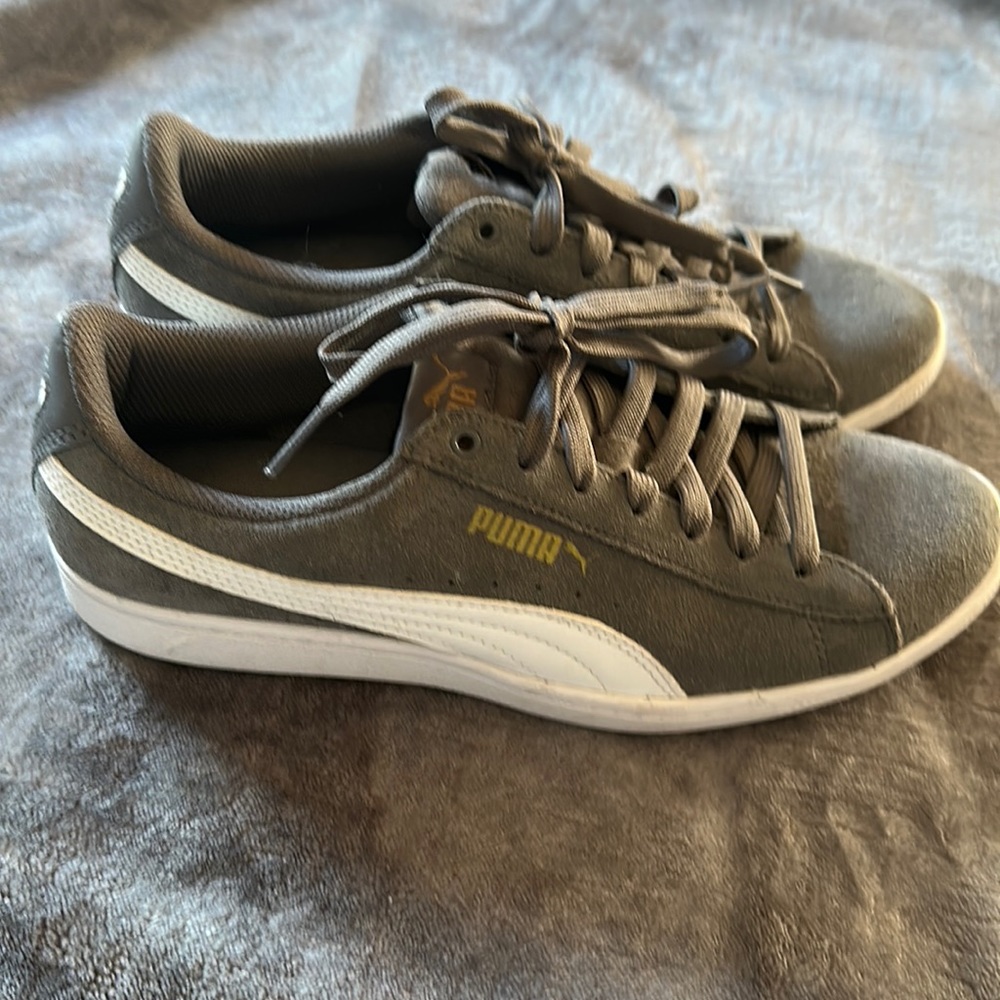 Puma Sneakers